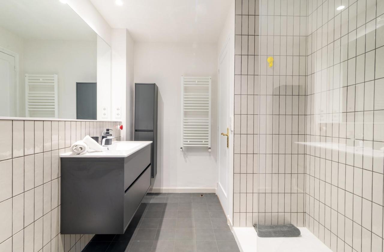New Top Floor Apt With A Lot Of Light & Aircon ชีโรนา ภายนอก รูปภาพ