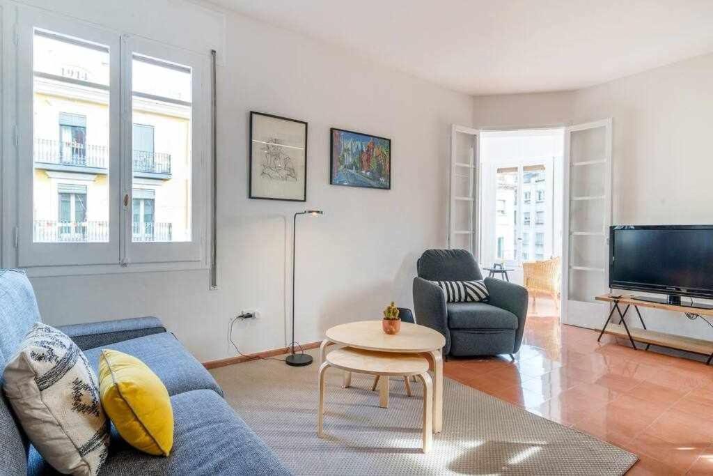 New Top Floor Apt With A Lot Of Light & Aircon ชีโรนา ภายนอก รูปภาพ